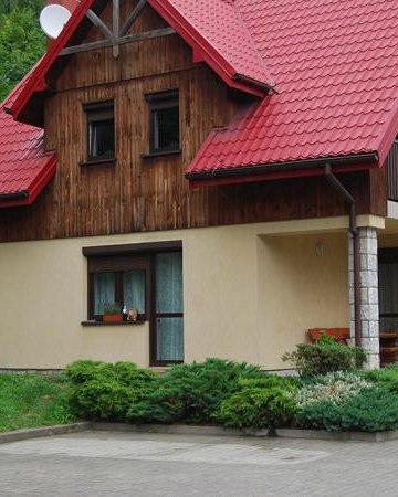DOMEK NAD MUSZYNKĄ